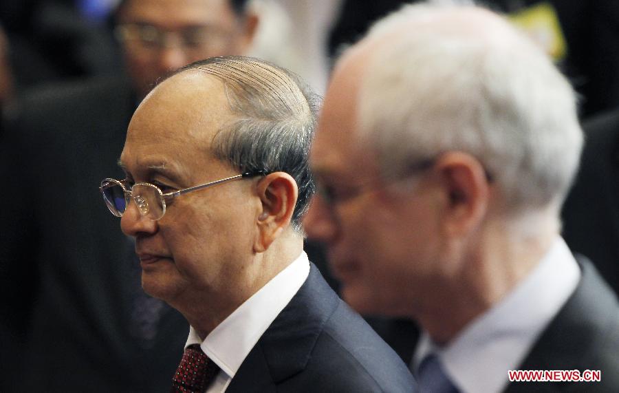 European Council President Herman Van Rompuy (R) sends Myanmar President U Thein Sein off after their meeting at EU headquarters in Brussels, capital of Belgium, March 5, 2013. (Xinhua/Zhou Lei) 