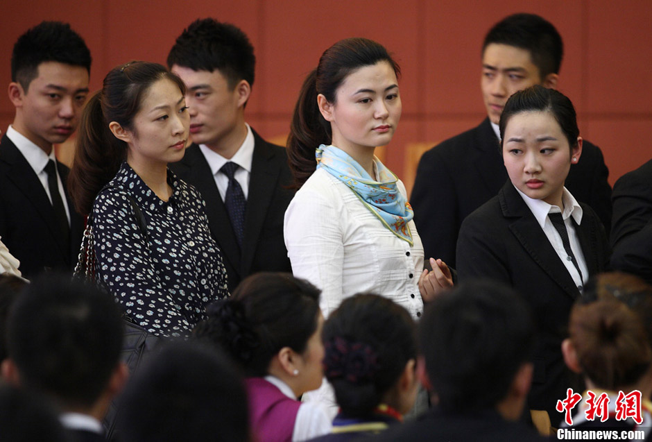 An applicant is in the queue for interview admission. (CNS/Yang Bo)