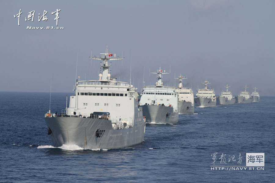  A navel landing ship detachment under the South Sea Fleet of the Navy of the Chinese People's Liberation Army (PLA) is in training. The detachment is the pioneer forces that can carry out amphibious task, and also a troop capable of performing diverse military tasks. (navy.81.cn/Zhu zhongbin, Li Yanlin, Gan Jun, Hu Kaibing)