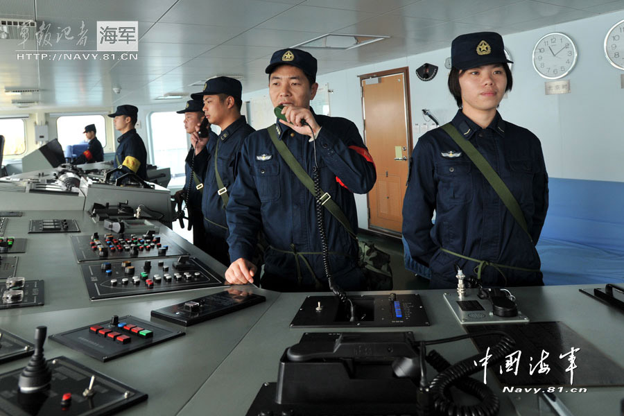  A navel landing ship detachment under the South Sea Fleet of the Navy of the Chinese People's Liberation Army (PLA) is in training. The detachment is the pioneer forces that can carry out amphibious task, and also a troop capable of performing diverse military tasks. (navy.81.cn/Zhu zhongbin, Li Yanlin, Gan Jun, Hu Kaibing)