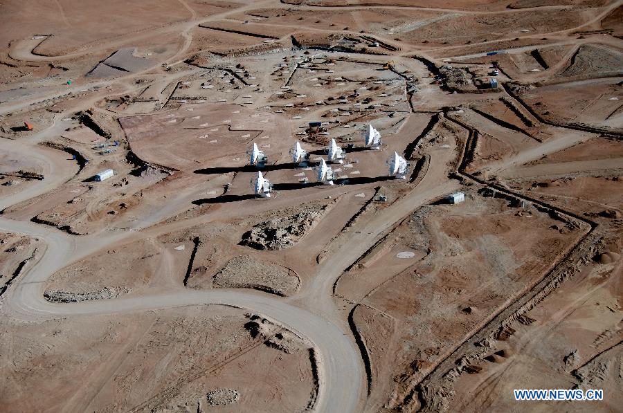 Image provided by the European Southern Observatory (ESO) on March 12, 2013, shows a panoramic view of Llano de Chajnantor's spacious grounds which will have 66 antennas of the Atacama Large Millimetre/Submillimetre Array (ALMA) aiming to develop a telescope without parallel in the world. ALMA project is an international astronomical facility located 5,000 meters above Andes' El Llano de Chajnantor's plateau, some 50 km of San Pedro de Atacama in Chile's Second Region, in Antofagasta. The ALMA, an international partnership project between Europe, Japan and the United States, with the cooperation of Chile, is presently the largest astronomical project in the world and it will be inaugurated in Chile on March 13, 2013 to celebrate his transformation from a construction project to an observatory. (Xinhua/ESO) 