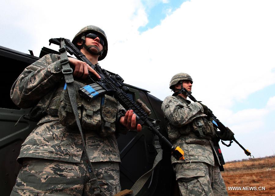 U.S. soldiers and South Korean soldiers participate in the joint military exercise Key Resolve in Pyeongtaek, South Korea, March 14, 2013. (Xinhua/Park Jin-hee) 