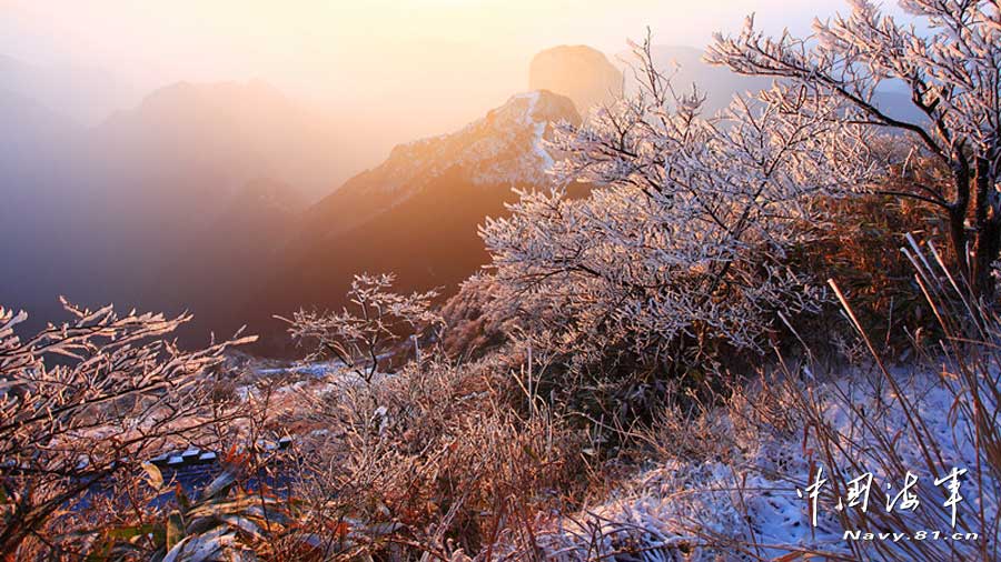 This photo shows the beautiful scenery around the radar station run by the East China Sea Fleet of the Navy of the Chinese People's Liberation Army (PLA) on the Yandang Mountain, Zhejiang Province. (navy.81.cn /Li Hao, Ye Wenyong)