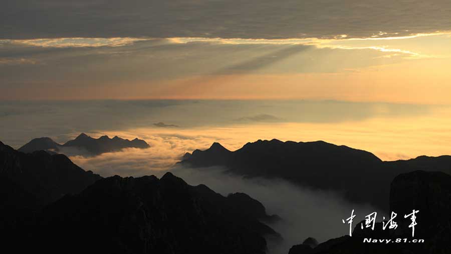 This photo shows the beautiful scenery around the radar station run by the East China Sea Fleet of the Navy of the Chinese People's Liberation Army (PLA) on the Yandang Mountain, Zhejiang Province. (navy.81.cn /Li Hao, Ye Wenyong)