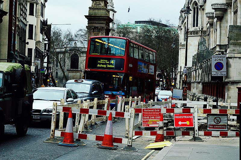 Fleet Street in downtown London is under construction. (Photo/ People’s Daily Online)