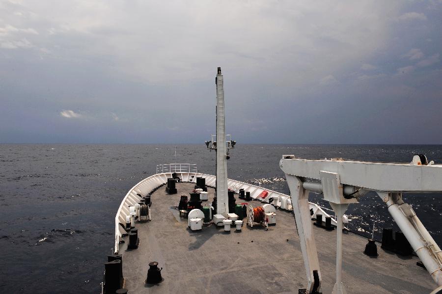 Chinese marine surveillance ship Yuzheng 206 carries out regular patrols in the territorial waters surrounding the Diaoyu Islands on March 24. (Xinhua/Zhang Jiansong)