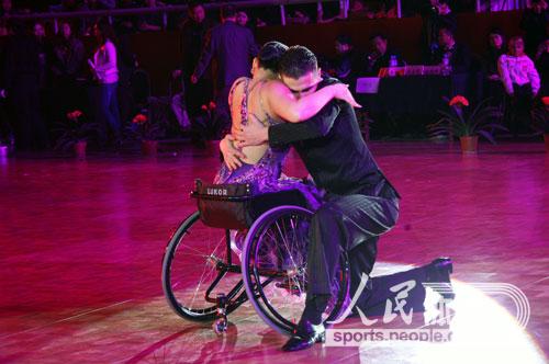 Stunning wheelchair dance(Photo/People's Daily Online)