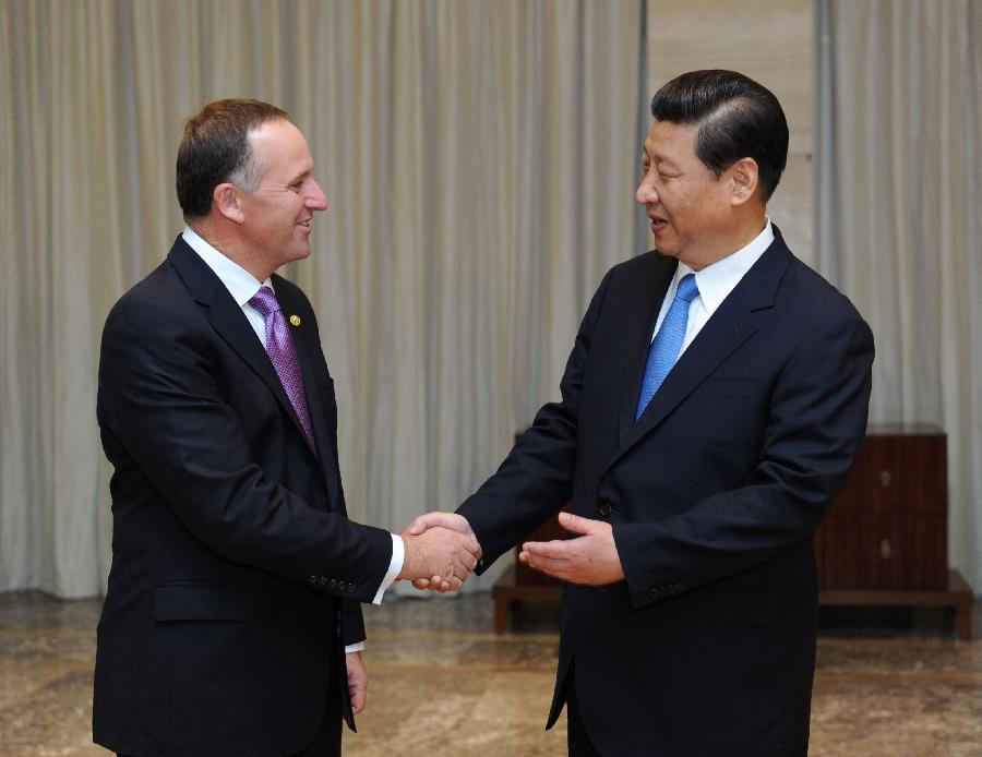 Chinese President Xi Jinping (R) shakes hands with New Zealand Prime Minister John Key during their meeting on the sidelines of Boao Forum for Asia (BFA) Annual Conference 2013 in Boao, south China's Hainan Province, April 7, 2013. (Xinhua/Zhang Duo) 