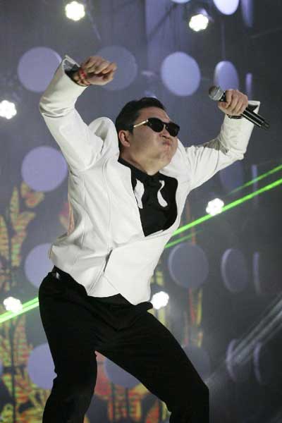 Korean star Psy during a performation in Nanjing, China, on Feb 2, 2013. (Xinhua)