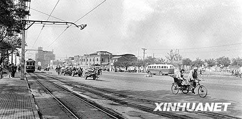 Chang'an Avenue in Beijing, October, 1958 (xinhuanet/file photo)　 