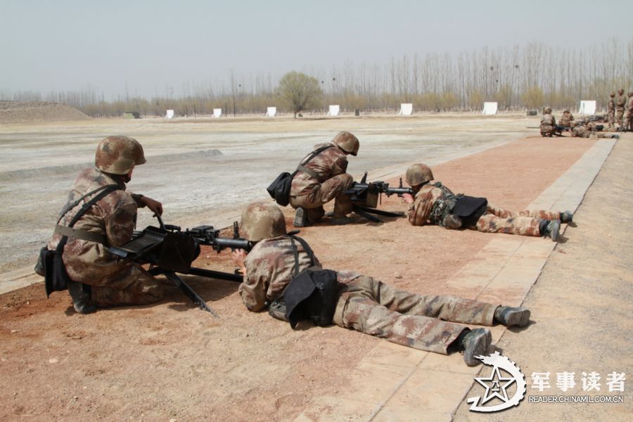 Soldiers of a regiment of the Lanzhou Military Area Command (MAC) of the Chinese People's Liberation Army (PLA) are in hard military training in the barrack. (China Military Online/Yuan Hongyan, Wang Qingbiao)