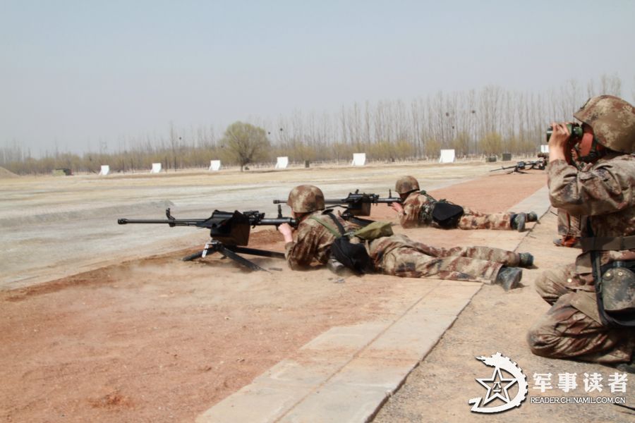 Soldiers of a regiment of the Lanzhou Military Area Command (MAC) of the Chinese People's Liberation Army (PLA) are in hard military training in the barrack. (China Military Online/Yuan Hongyan, Wang Qingbiao)