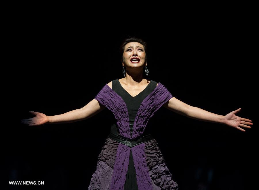 Actress Jiang Shan performs during the stage drama "Oedipus the King" at the National Center for the Performing Arts in Beijing, capital of China, April 11, 2013. The drama which was directed by Li Liuyi, will be staged from April 11 to April 14. (Xinhua/Luo Xiaoguang)