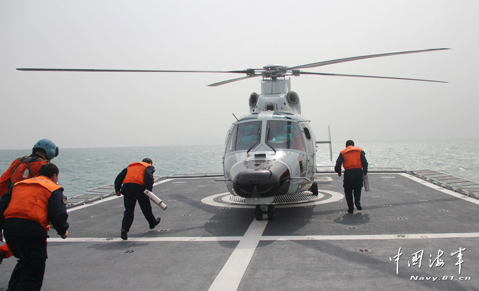 A warship formation of the East Sea Fleet under the Navy of the Chinese People's Liberation Army (PLA) conducted a high-intensity coordinated-drill on 10 training subjects, such as the warship-and-helicopter joint training, warship-and- submarine joint training. (navy.81.cn /Luo Shangguan)