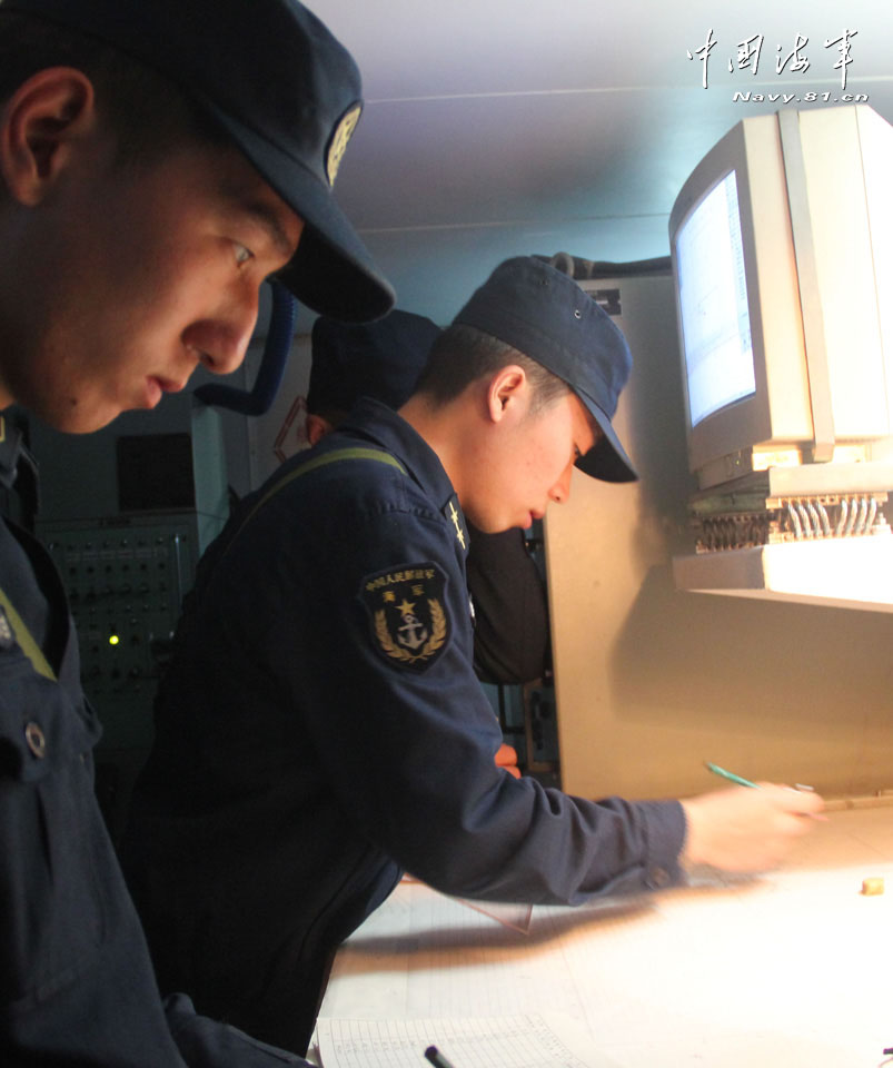 A warship formation of the East Sea Fleet under the Navy of the Chinese People's Liberation Army (PLA) conducted a high-intensity coordinated-drill on 10 training subjects, such as the warship-and-helicopter joint training, warship-and- submarine joint training. (navy.81.cn /Luo Shangguan)