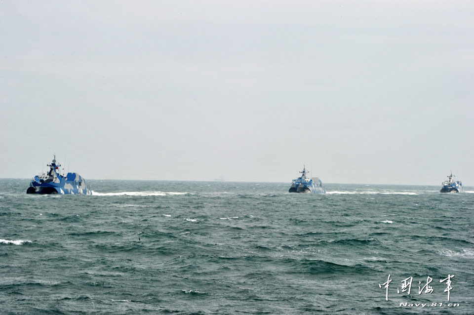 Warships of the South Sea Fleet of the Navy of the Chinese People's Liberation Army (PLA) conducted a live-ammunition fire drill in a certain sea area under the conditions of informationization in mid April. (navy.81.cn/Cao Haihua, Zhao Changhong)