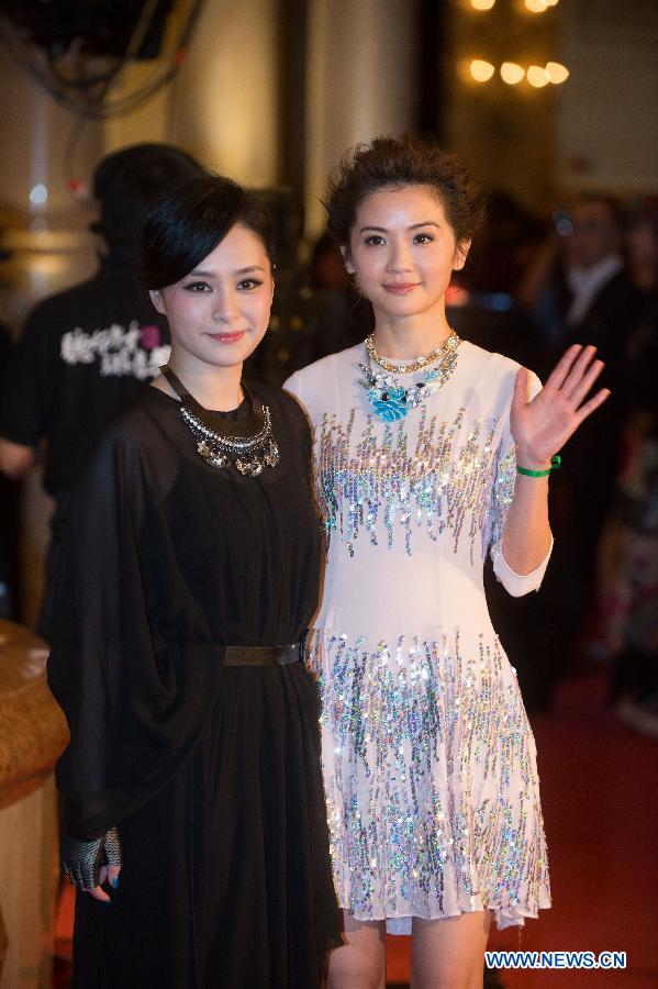 Duo Twins attends the 17th China Music Awards (CMA) and Asian Influential Awards ceremony at Cotai Strip Cotai Arena in Macao, south China, April 18, 2013. (Xinhua/Cheong Kam Ka)