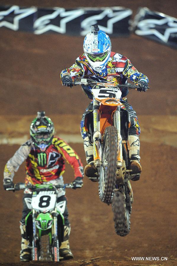 Contestants compete in the Men's Moto Enduro games in Foz do Iguacu, Brazil, March, 18, 2013. The XGames opened here Thursday and will last till Sunday. (Xinhua/Weng Xinyang)