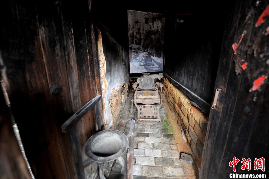 Photo shows the interior of a "tulou," or earthen building, in Longyan, Fujian Province. (CNS/Wang Dongming)