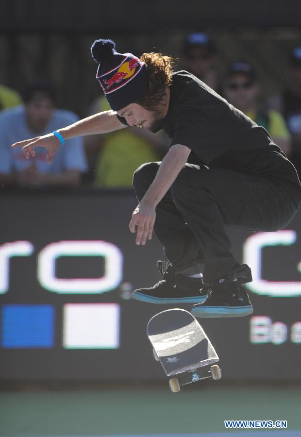 Torey Pudwill of the United States competes in the Street League Skateboarding finals in Foz do Iguacu, Brazil, April, 20, 2013. Nyjah Huston of the United States won in the Street League Skateboarding finals during the X Games. (Xinhua/Weng Xinyang)