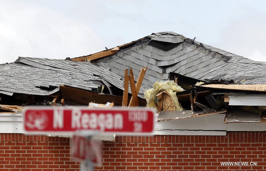 A house destroyed during the blast is seen in West, Texas, the United States, on April 21, 2013. The seat, or center of an explosion that blew off a fertilizer plant and almost razed the U.S. town of West had been located, a U.S. Official said Sunday. Assistant Texas fire marshal Kelly Kistner told a press conference here that the locationing of the center of the explosion is important to the investigation of the blast. But he said the cause of the fire and blast remained unknown. The explosion left a large crater in the middle of the plant, said Kistner, but declined to elaborate on the dimension of the crater or give other details. (Xinhua/Wang Lei)