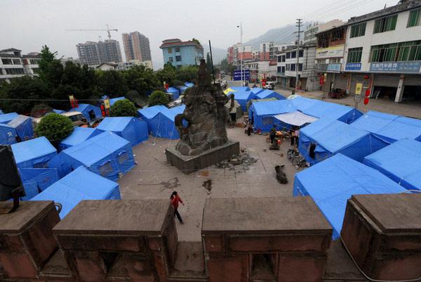 Along with the tragic loss of life in Saturday’s earthquake that hit Lushan in China’s Sichuan Province, a total of 102 cultural relic sites were also damaged.(CNTV)