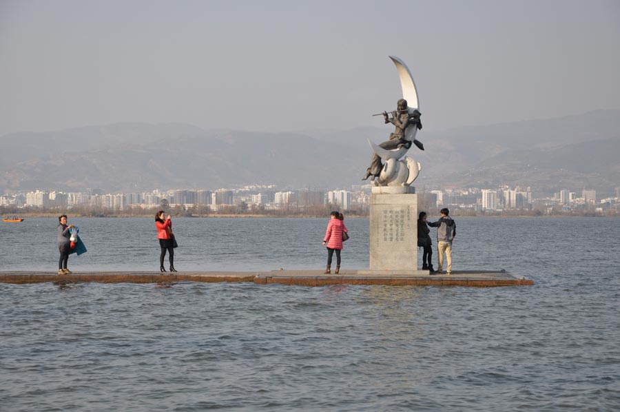 Photo shows the scenery of the wetland park at the Qionghai Lake in Xichang City, southwest China's Sichuan Province. (China.org.cn)