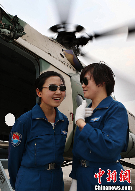 Zhang Bo and her fellow. (CNS/Liu Yinghua)