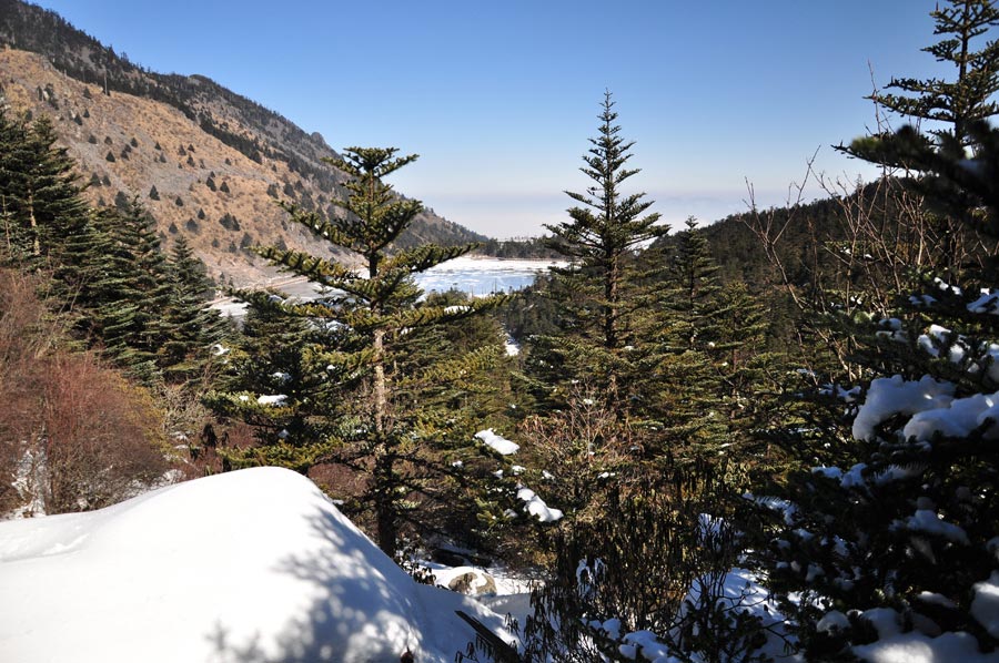 Photo shows the beautiful scenery in Luoji Mountain, Xichang City, China's Sichuan Province. (China.org.cn)