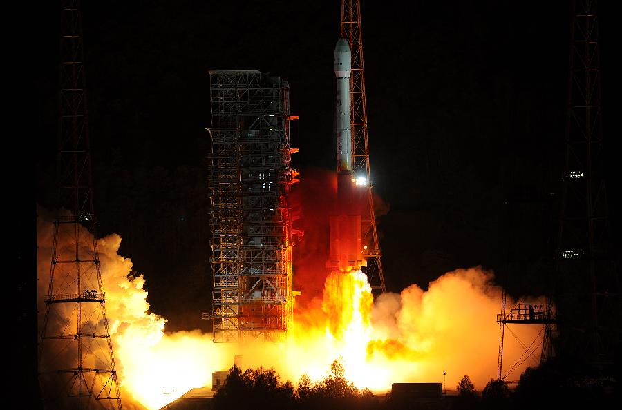 A Long March-3B carrier rocket is launched in Xichang, southwest China's Sichuan Province, May 2, 2013. China successfully sent a communications satellite, "Zhongxing-11", into orbit with a Long March-3B carrier rocket launched from the Xichang Satellite Launch Center on Thursday. (Xinhua/Han Yuqing) 