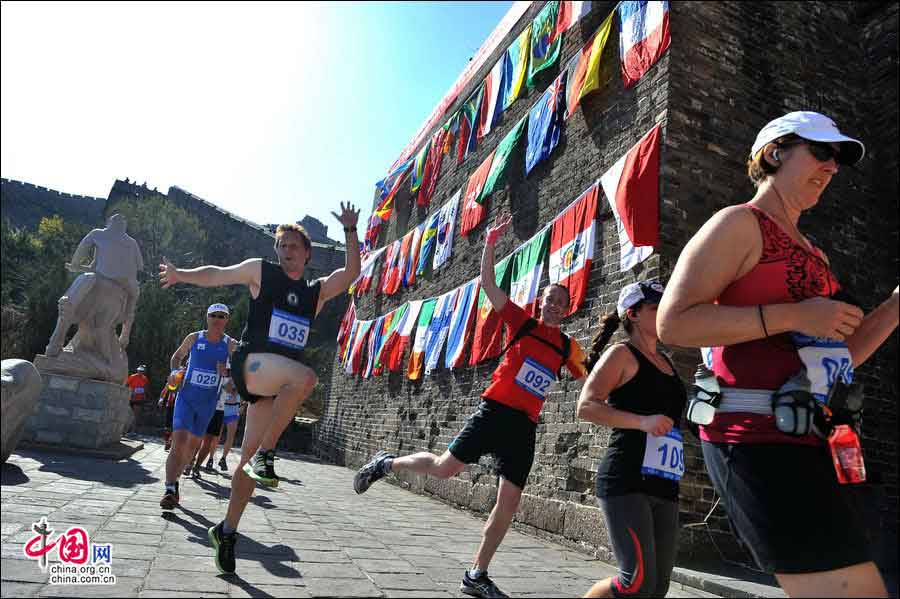 The 2013 International Great Wall Marathon was held in the Jinshanling section of China's Great Wall on May 1. Atheletes from 53 countries and regions took part in the annual sporting event, which was initiated in 2000. Jinshanling Great Wall, located 130 kilometers from downtown Beijing and built in the Ming Dynasty, was a UNESCO Cultural Heritage site and an AAAA scenic attraction.  (China.org.cn/Guo Zhongxing, Wang Jingguang, Yang Dongming, and Zhang Aidong)