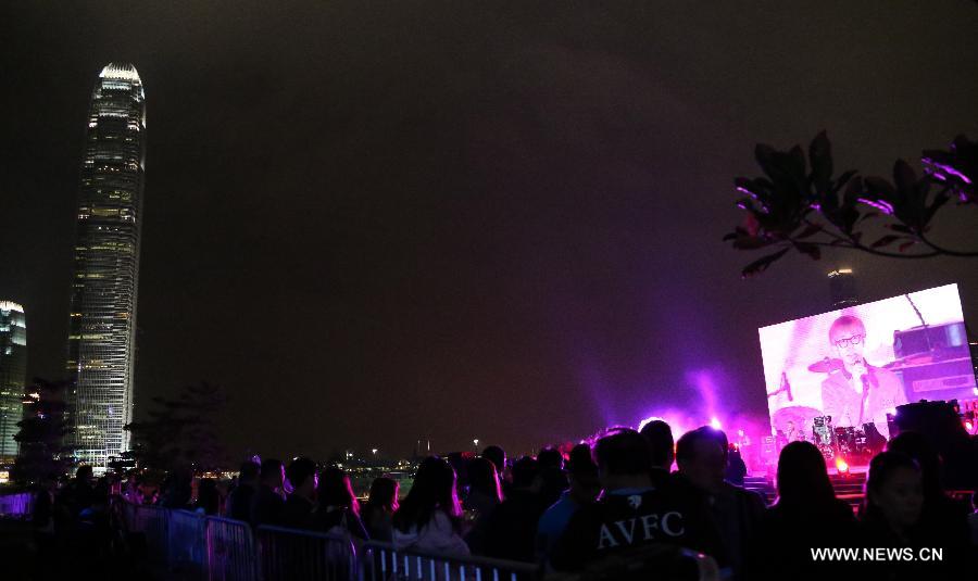 People gather to watch performance during the May 4 Youth Day Music Festival in Hong Kong, south China, May 4, 2013. (Xinhua/Li Peng) 