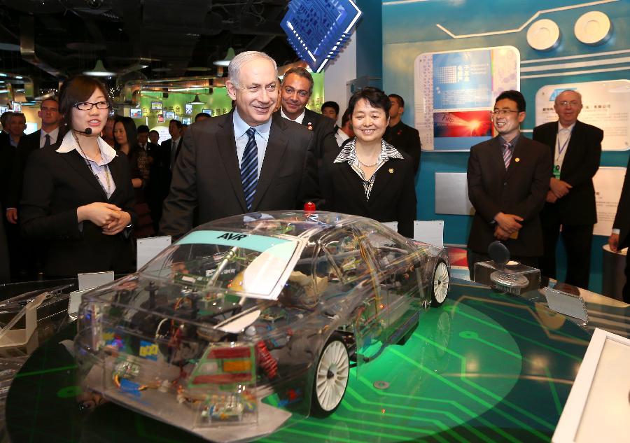 Israeli Prime Minister Benjamin Netanyahu visits the Caohejing Hi-tech Park in east China's Shanghai, May 6, 2013. Netanyahu arrived in Shanghai for a visit on Monday. (Xinhua/Fan Jun)