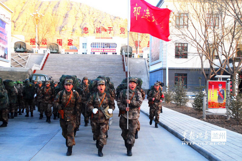 Large numbers of PLA tanks participate in drills in NW China 