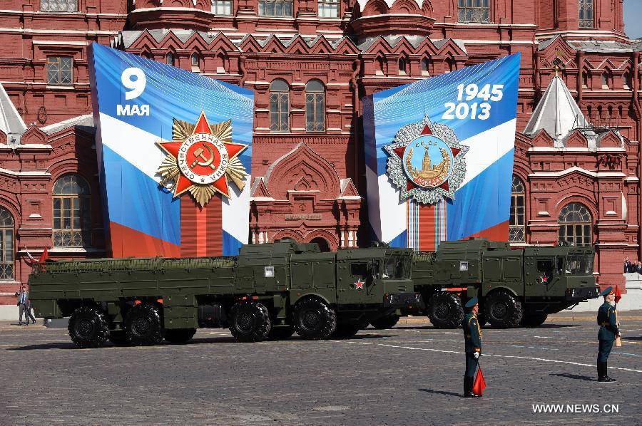 Russian Iskander missile launchers take part in a Victory Day parade at the Red Square in Moscow, Russia, on May 9, 2013. A grand parade was held on Thursday at the Red Square to mark the 68th anniversary of the Soviet Union's victory over Nazi Germany in the Great Patriotic War. (Xinhua/Jiang Kehong)