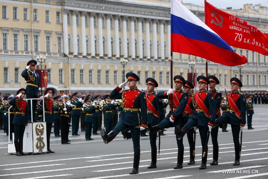 Soldiers take part in a Victory Day parade at the Red Square in Saint Petersburg, Russia, on May 9, 2013. A grand parade was held on Thursday at the Red Square to mark the 68th anniversary of the Soviet Union's victory over Nazi Germany in the Great Patriotic War. (Xinhua/Zmeyev)