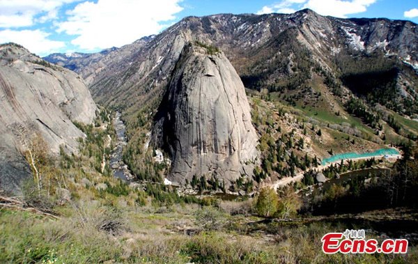 Photo taken in early May shows the amazing scenery of the Koktokay National Geopark in Fuyun County, Altay Prefecture, Northwest China's Xinjiang Uyghur Autonomous Region. (CNS)