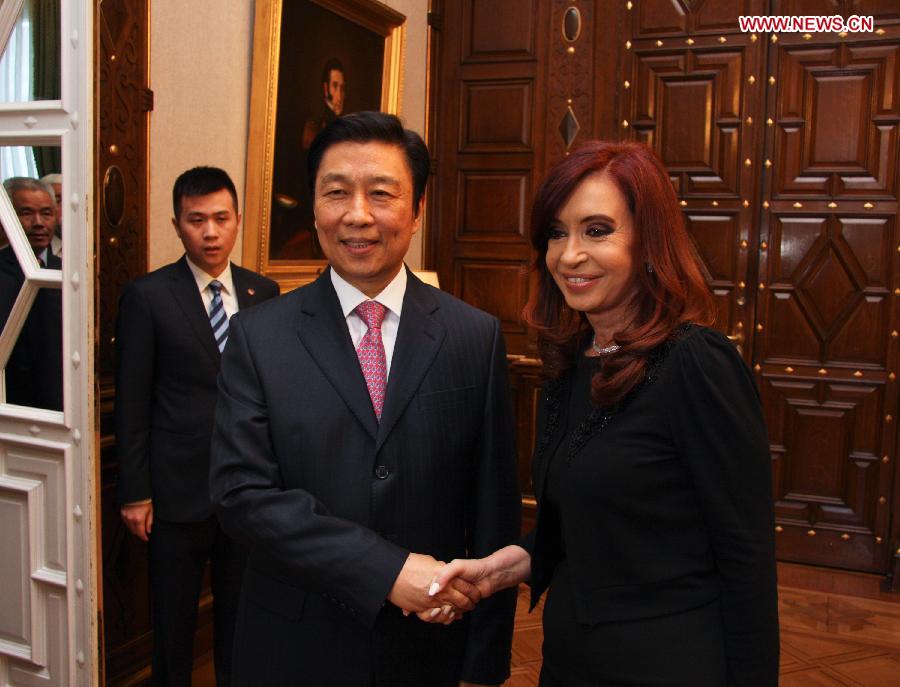 Argentine President Cristina Fernandez (R) meets with visiting Chinese Vice President Li Yuanchao in Buenos Aires, Argentina, May 10, 2013.(Xinhua/Huo Ruigang)