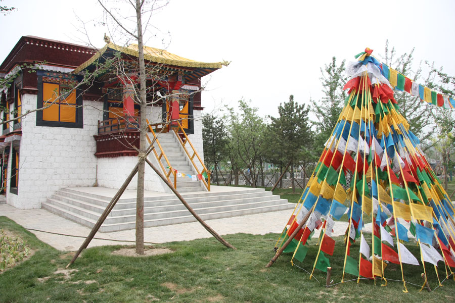 The Lhasa Garden in the Ninth China (Beijing) International Garden Expo west of the Yongding River. The expo covers an area of 513 hectares, including 267-hecare public exhibition area and 246-hectare Garden Expo Lake. The event will officially kick off on May 18, 2013 and last for six months. (CRIENGLISH.com/Luo Dan)