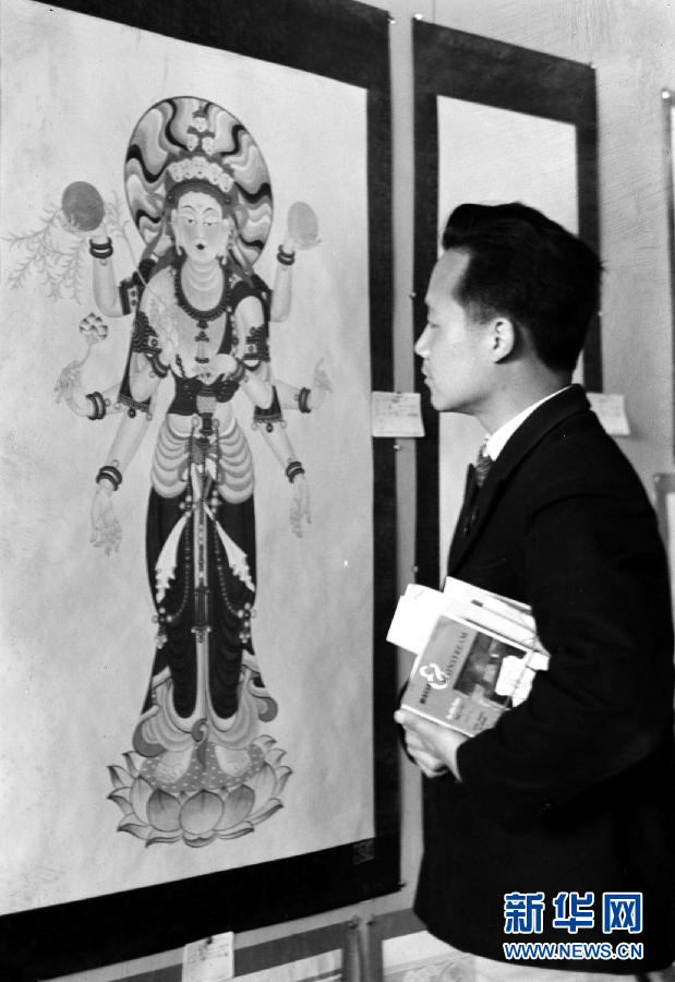 "Dunhuang cultural relics exhibition" is held in the Palace Museum on April 10, 1951. (Photo/Xinhua)