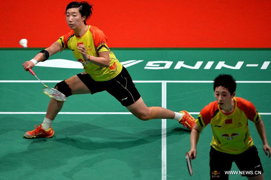 Wang Xiaoli(L) and Yu Yang of China return a shot during the 2013 Sudirman Cup world mixed team badminton championships against Indonesia's Polii Greysia/Maheswari Nitya Krishinda in Kuala Lumpur, Malaysia, on May 21, 2013. Wang and Yu won 2-0. (Xinhua/Chen Xiaowei) 