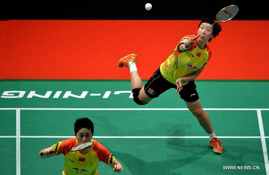 Wang Xiaoli(L) and Yu Yang of China return a shot during the 2013 Sudirman Cup world mixed team badminton championships against Indonesia's Polii Greysia/Maheswari Nitya Krishinda in Kuala Lumpur, Malaysia, on May 21, 2013. Wang and Yu won 2-0. (Xinhua/Chen Xiaowei)