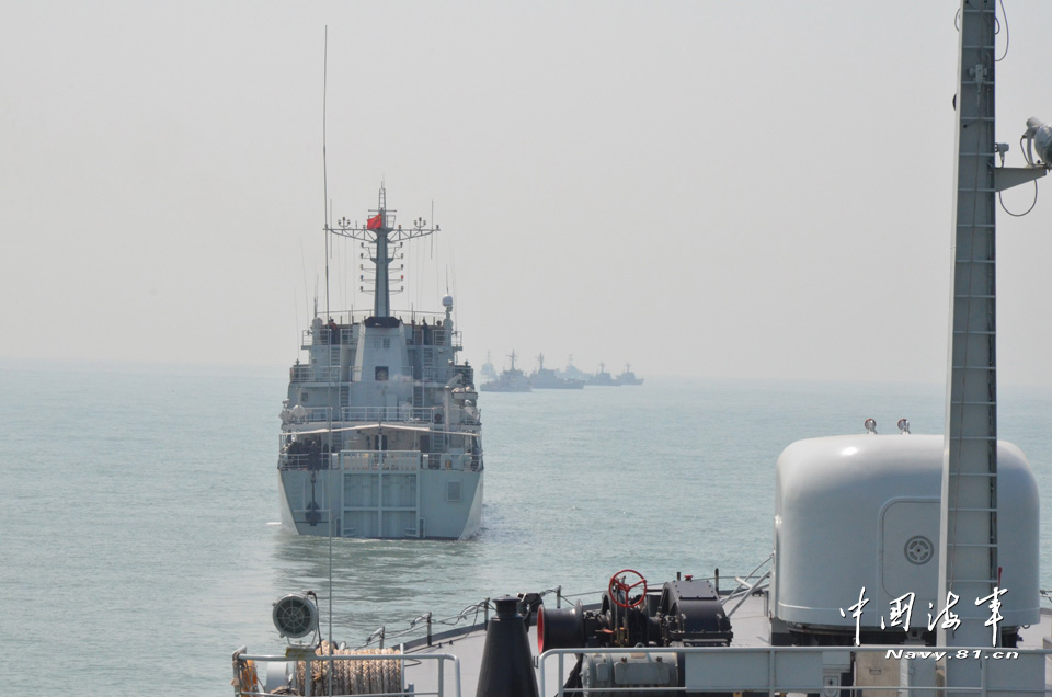 A landing ship brigade under the East Sea Fleet of the Navy of the Chinese People's Liberation Army (PLA) conducts a large-scale landing training recently, which has effectively tested and enhanced ships' overall combat level and emergency handling capability under complex conditions. (navy.81.cn/Li Yeyong, Li Hao, Wu Yajiang)