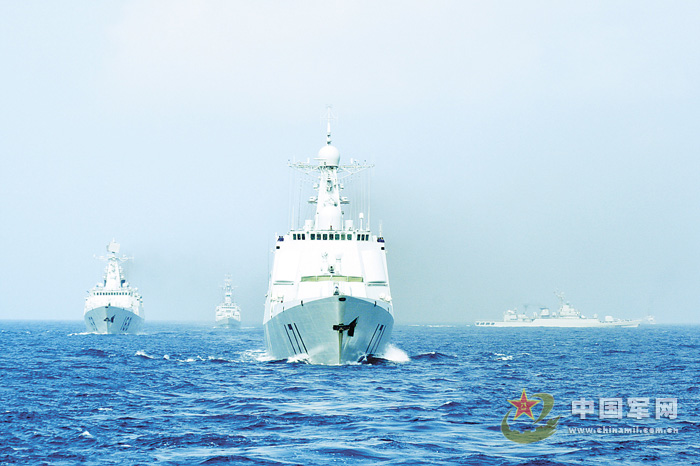 An electronic warfare unit of the Sanya Training Base of the Navy of the Chinese People's Liberation Army (PLA) conducted simulated offense-and-defense training at the end of April, in a bid to comprehensively improve troops' capability of setting up complex electromagnetic environment. (Chinamil.com.cn/ Zhang Qiang, Zhang Yelong and Wu Yonghua)