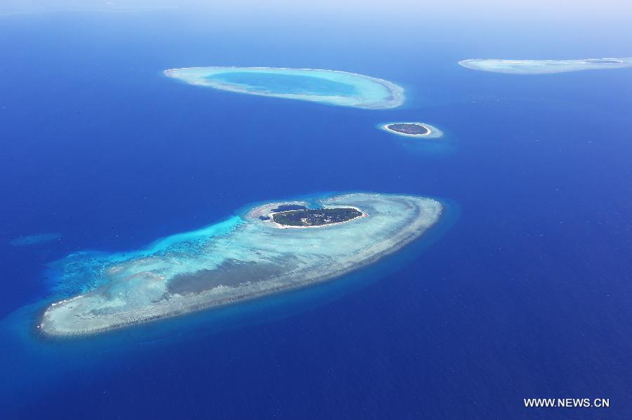 Photo taken on May 20, 2013 shows the scenery of Yongle Islands in Sansha City, south China's Hainan Province. (Xinhua/Zha Chunming)