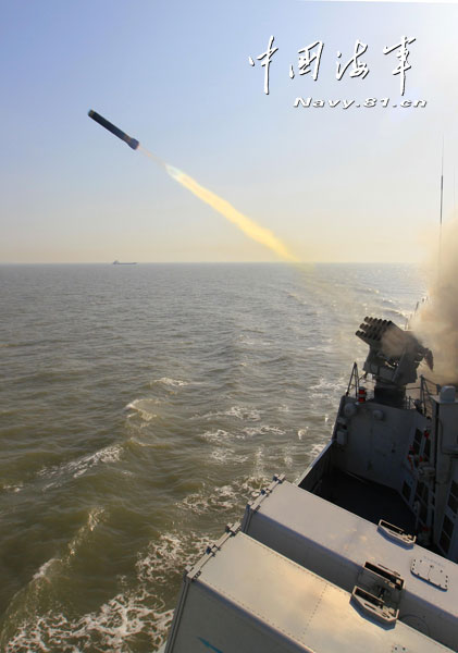 A destroyer detachment under the East Sea Fleet of the Navy of the Chinese People's Liberation Army (PLA) conducted a live-ammunition fire drill in a certain area of the East China Sea in a complex electromagnetic environment(China Military Online/Wang Zhipeng)