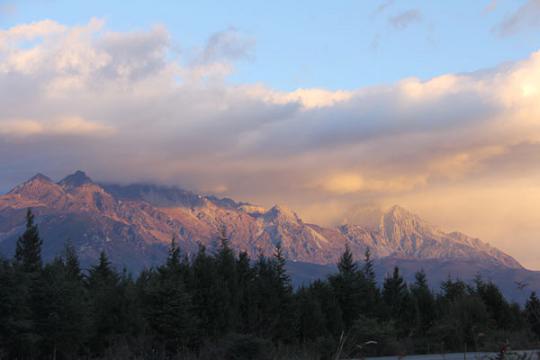 Jade Dragon Snow Mountain (Photo: CRIENGLISH.com/Zhang Linruo)