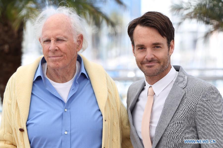 US actors Bruce Dern (L) and Will Forte pose during a photocall for the film "Nebraska" presented in Competition at the 66th edition of the Cannes Film Festival in Cannes, France, May 23, 2013. (Xinhua/Gao Jing) 