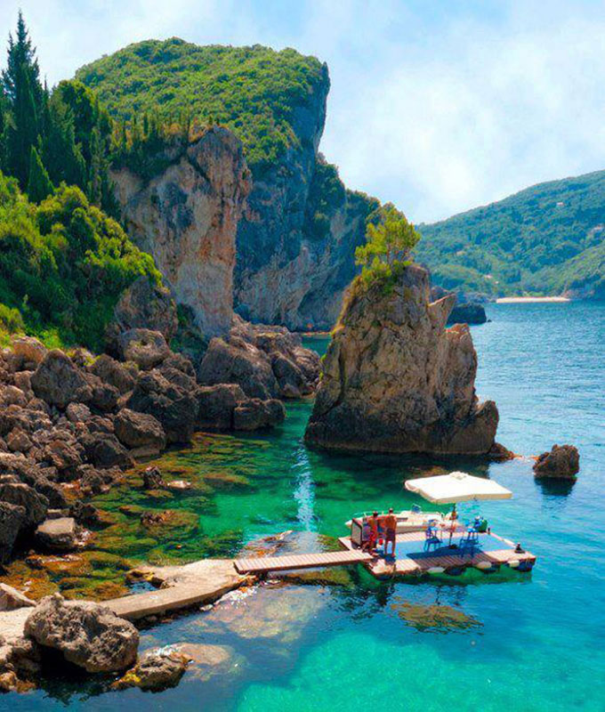 La Grotta Bay - Greece (Photo Source: huanqiu.com)