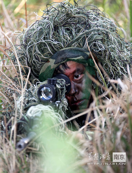 Close view of Chinese female snipers (Source: 81.cn) 